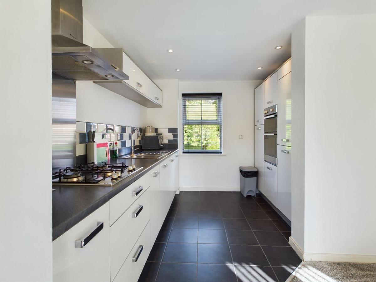 247 Serviced Accommodation In Stafford- 3Br Townhouse Zewnętrze zdjęcie