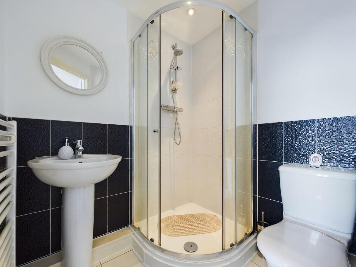 247 Serviced Accommodation In Stafford- 3Br Townhouse Zewnętrze zdjęcie